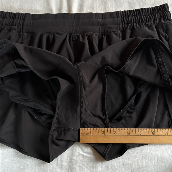Lululemon Hotty Hot Short 14 Black - Picture 7 of 9